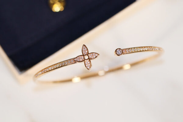 Toxse  Idylle Gold Open Bracelet Diamond Paved - Image 5