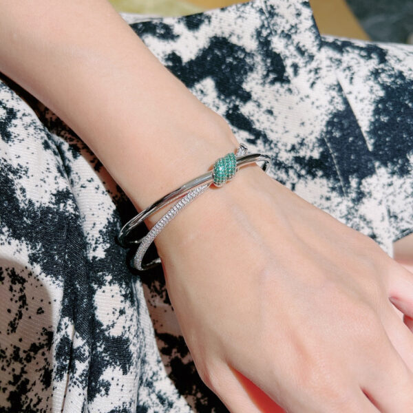 Toxse T - Jewelry Knot Double Row Hinged Bracelet With Green Diamond - Image 3