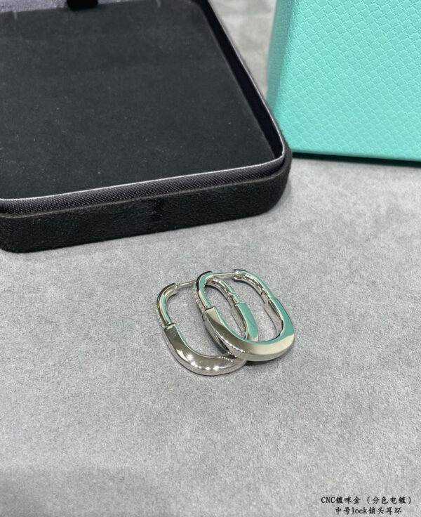 Toxse T - Jewelry Lock Diamond Earrings - Image 4