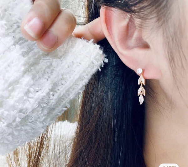 Toxse T - Jewelry Victoria Vine Convertible Drop Diamond Earrings - Image 8