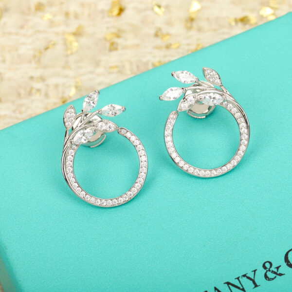 Toxse T - Jewelry Victoria Vine Circle Diamond Earrings - Image 5
