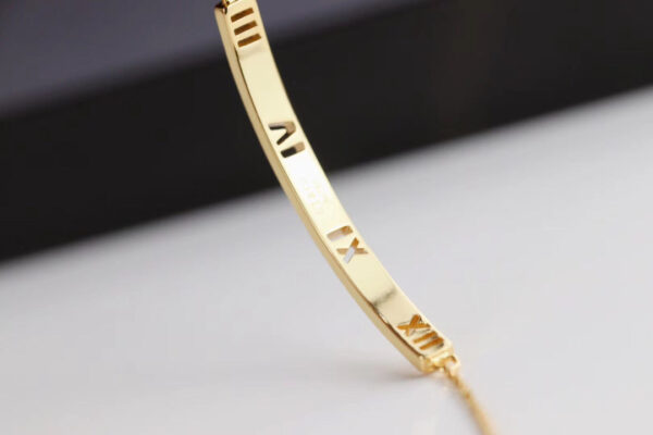 Toxse T - Jewelry V No Diamond Gold Bracelet - Image 2