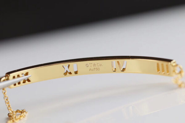 Toxse T - Jewelry V No Diamond Gold Bracelet - Image 3