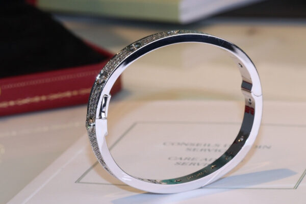Toxse Diamond-paved 10 Big Diamonds Love Bracelet - Image 4