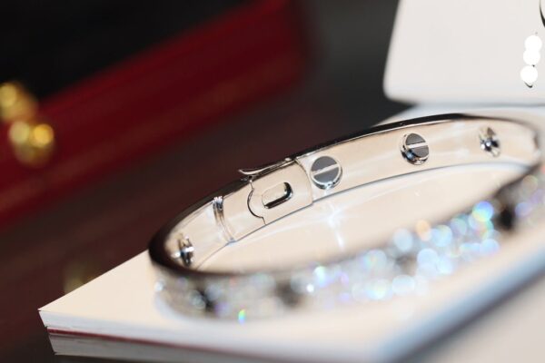 Toxse Diamond-paved Ceramic Love Bracelet - Image 8