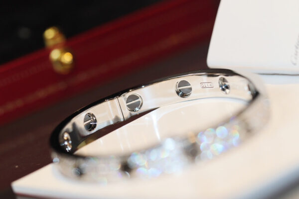 Toxse Diamond-paved Ceramic Love Bracelet - Image 9