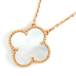 Toxse Clover Pendant White Mop Necklace