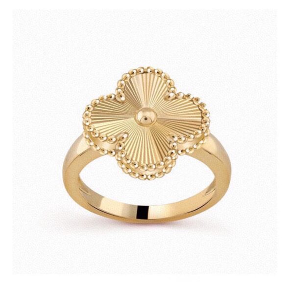 Toxse Guilloche Vintage Alhambra Ring - Image 2
