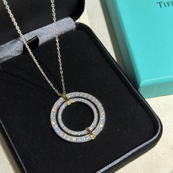 Toxse Edge Circle Diamond Pendant Necklace - Image 6