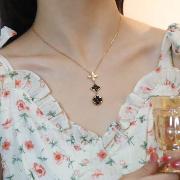 Toxse Star And Sun Onyx Pink Gold Necklace - Image 3