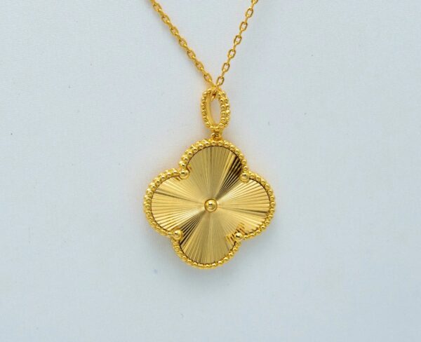 Toxse Vintage Clover Pendant Necklace Gold - Image 2