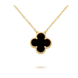 Toxse Clover Pendant Onyx Necklace
