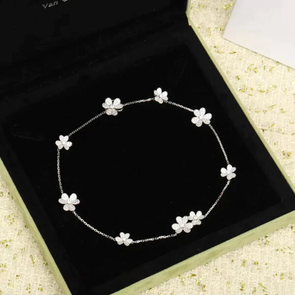 Toxse Frivole Silver 9 Flowers Necklace - Image 3