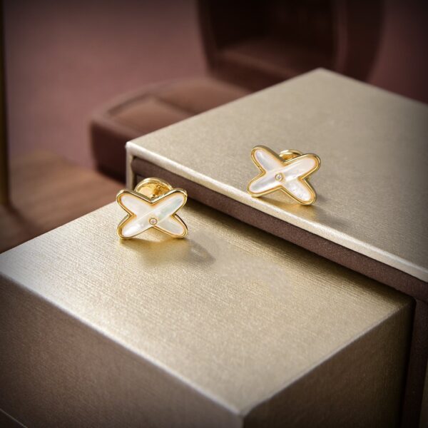 Toxse Jeux De White Mop Gold Diamond Earrings - Image 4