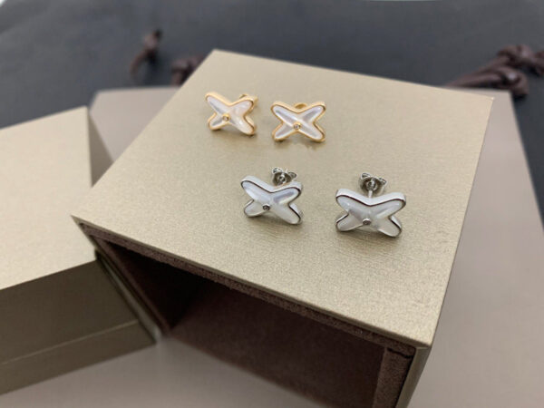 Toxse Jeux De White Mop Silver Diamond Earrings - Image 4