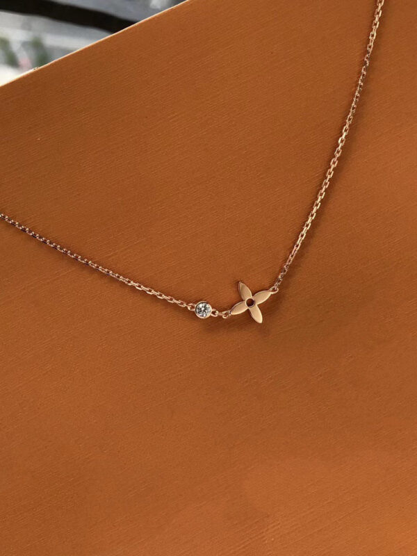 Toxse Blossom Pendant Pink Gold And Diamond - Image 5