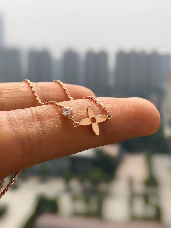 Toxse Blossom Pendant Pink Gold And Diamond - Image 9