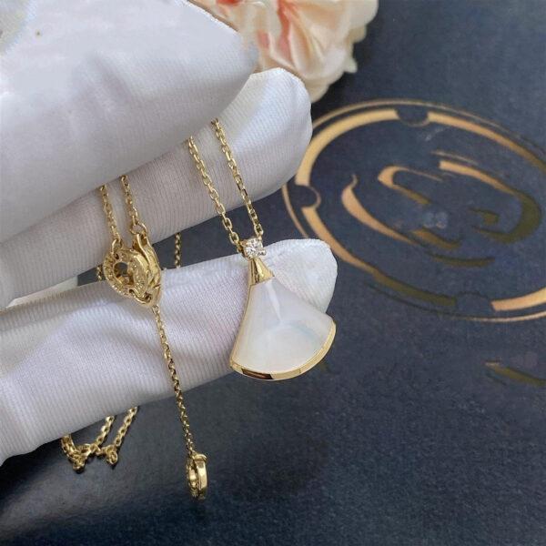 Toxse Dream Necklace White Mop Gold 1 Diamond - Image 2