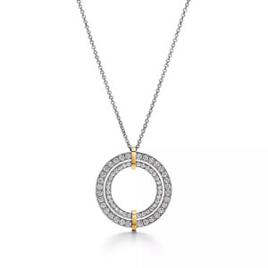 Toxse Edge Circle Diamond Pendant Necklace