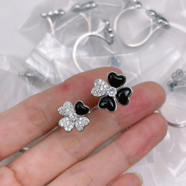 Toxse Cosmos Between The Finger Diamond Black Ring - Image 2