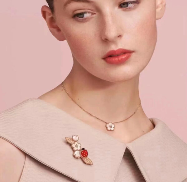 Toxse Lucky Spring Pendant Clover Necklace - Image 2