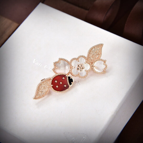 Toxse Lucky Spring Clip Brooch - Image 3
