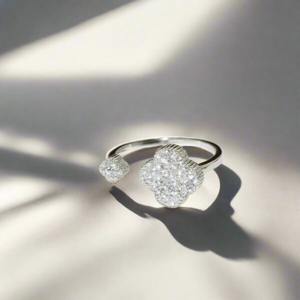 Toxse Magic Alhambra Diamond Ring - Image 3