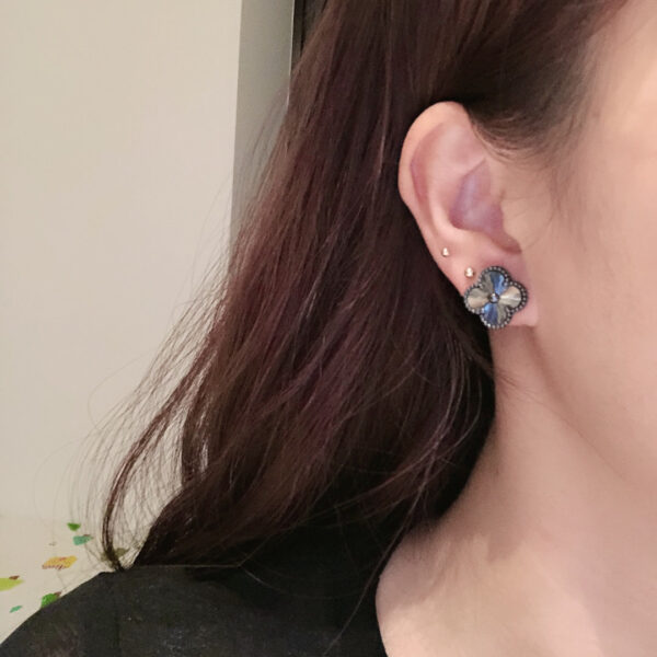 Toxse Vintage Alhambra Black Paint Earrings - Image 2
