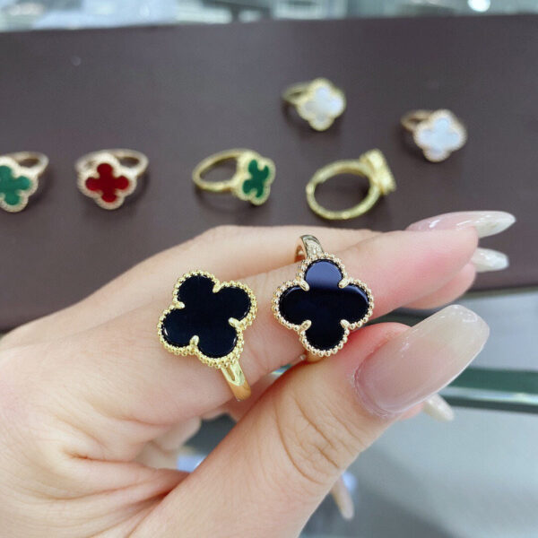 Toxse Magic Alhambra Clover Ring - Image 3