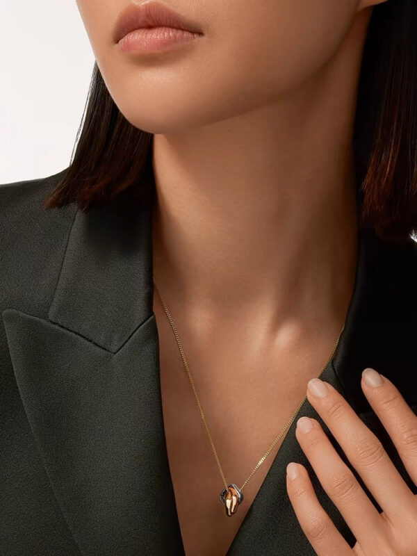 Toxse Trinity Cushion Necklace - Image 4