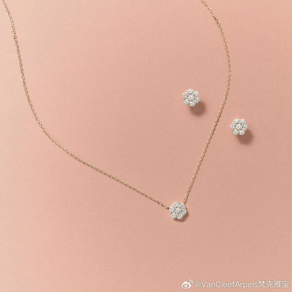 Toxse Flower Crystal Earrings - Image 3