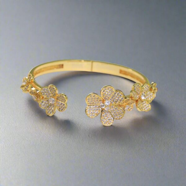 Toxse Frivole Seven Flowers Diamonds Bracelet