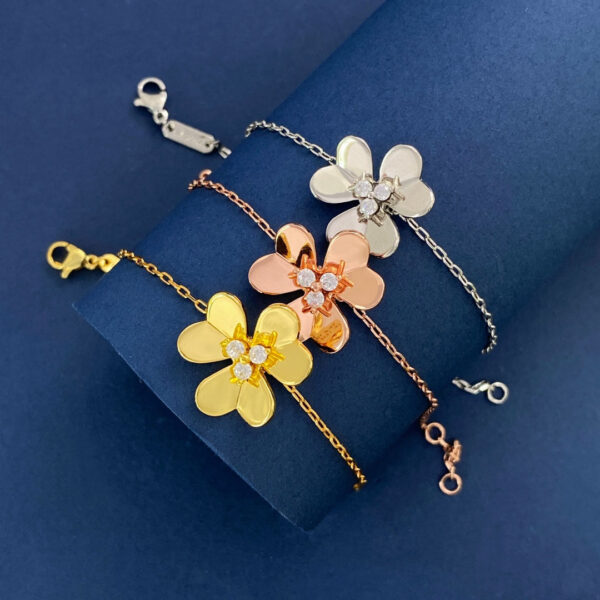 Toxse Frivole Medium Clover Bracelet - Image 7