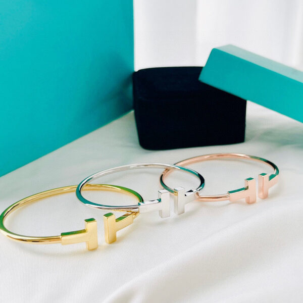 Toxse T Wire Bracelet - Image 4