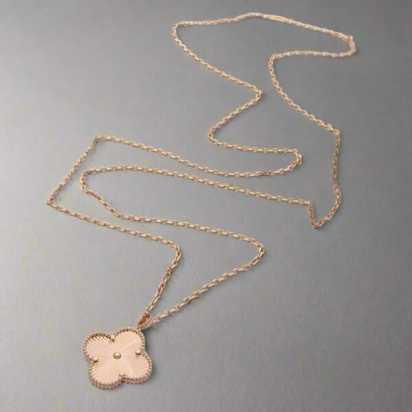 Toxse Magic Alhambra Necklace - Image 3