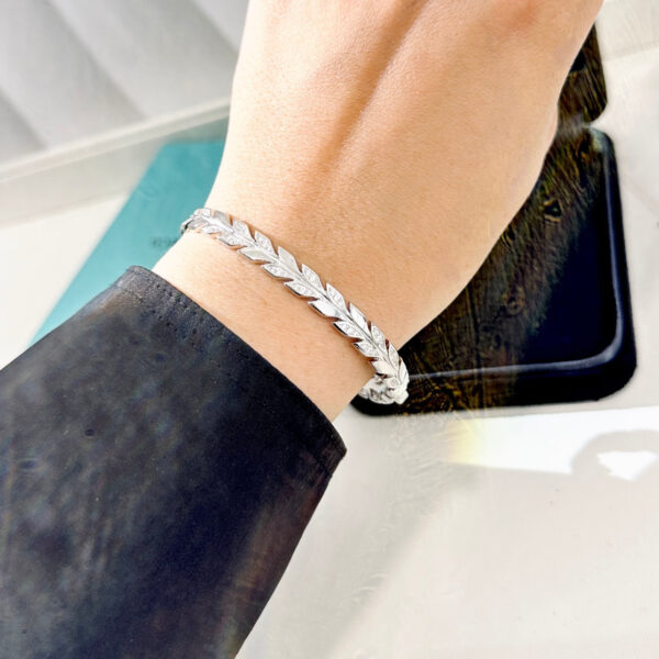 Toxse Victoria Vine Diamond Hinged Bracelet - Image 3