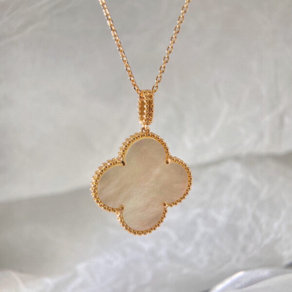 Toxse Magic Alhambra One Motif Pearl Necklace - Image 10