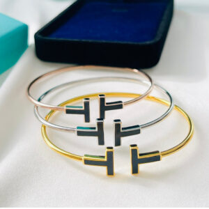 Toxse T Black Wire Bracelet