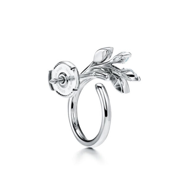 Toxse Diamond Vine Circle Earrings in Platinum - Image 4