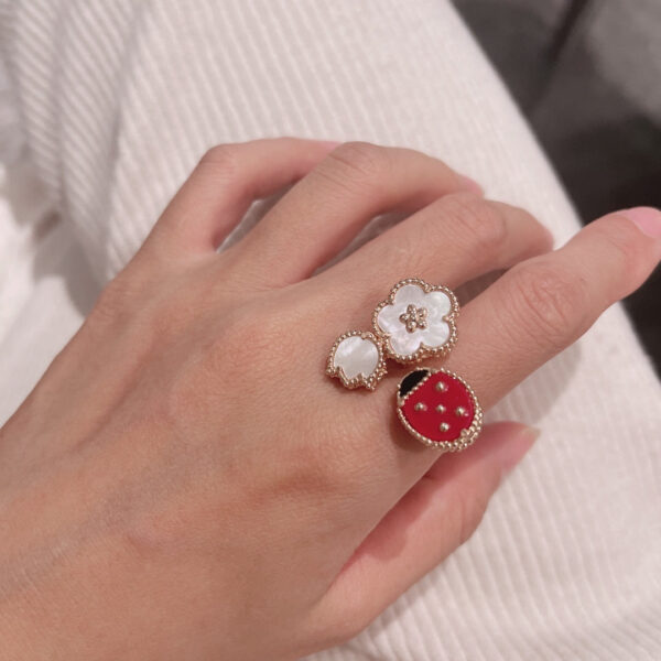 Toxse Lucky Spring Between The Finger Ring - Image 3