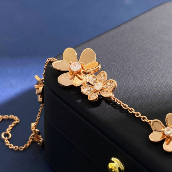 Toxse 5 Flowers Frivole Diamonds Clover Bracelet - Image 8