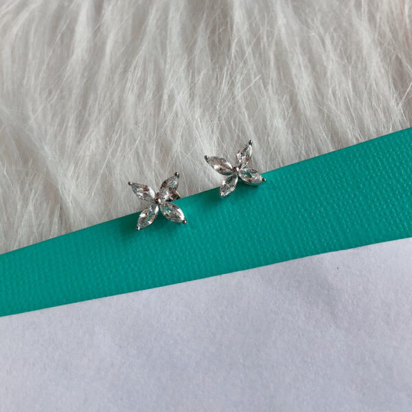 Toxse Platinum And Diamond Victoria Stud Earrings - Image 6