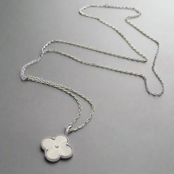 Toxse Magic Alhambra Necklace - Image 5