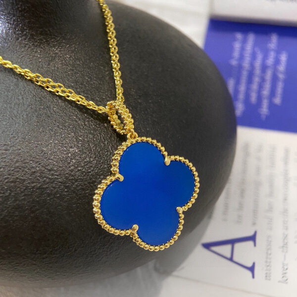 Toxse Magic Alhambra Agate Clover Necklace - Image 5