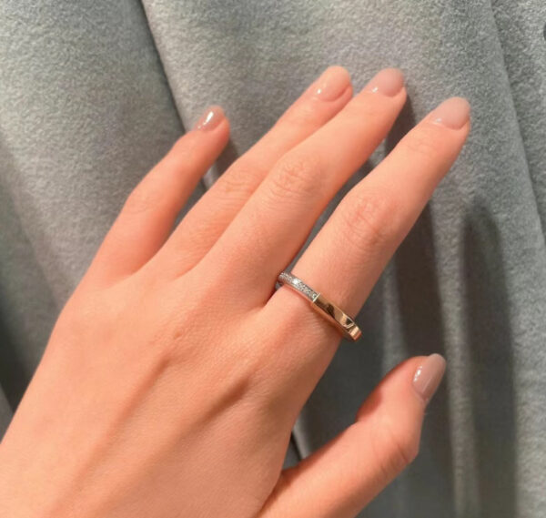 Toxse Lock Diamonds Yellow Gold Ring - Image 3