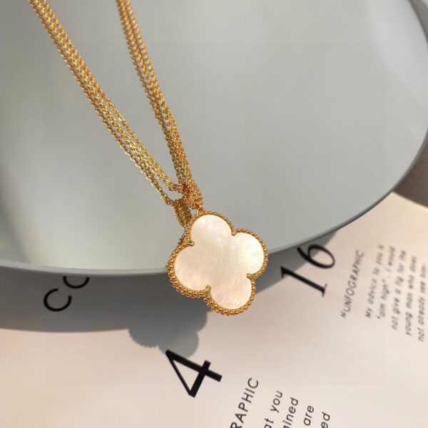 Toxse Magic Alhambra One Motif Pearl Necklace - Image 12