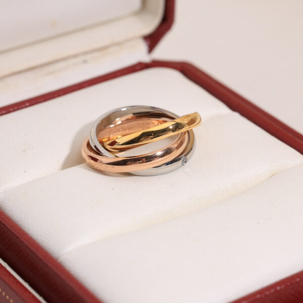 Toxse Trinity Classic Five Diamonds Ring - Image 5