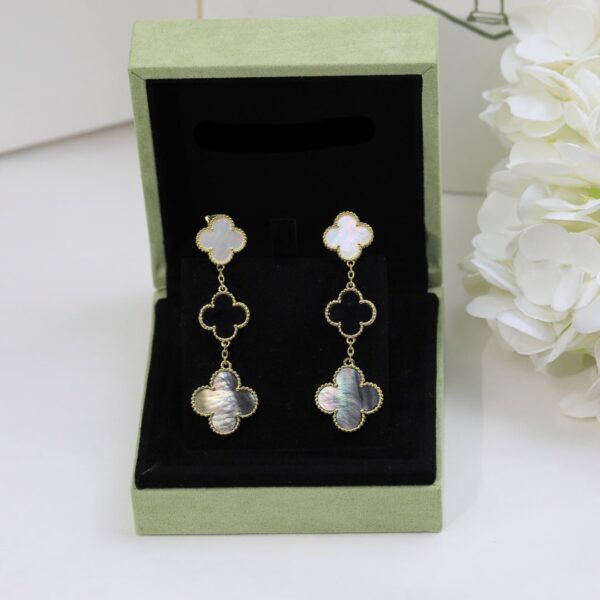 Toxse Magic Alhambra Three Pearls Motifs Earrings - Image 4