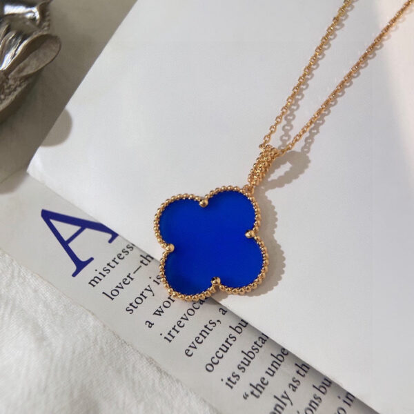 Toxse Magic Alhambra Agate Clover Necklace - Image 8