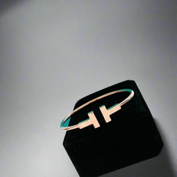 Toxse T Wire Bracelet - Image 2